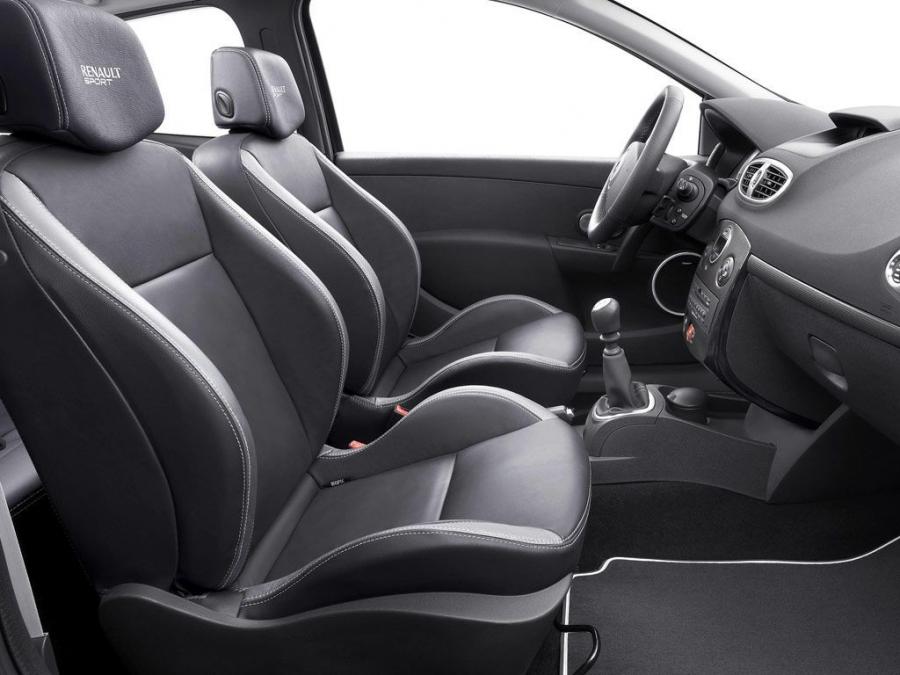  Renault Clio Sport Luxe 2007 года  (фото 8 из 9)